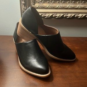 Cynthia Rowley booties, NWT